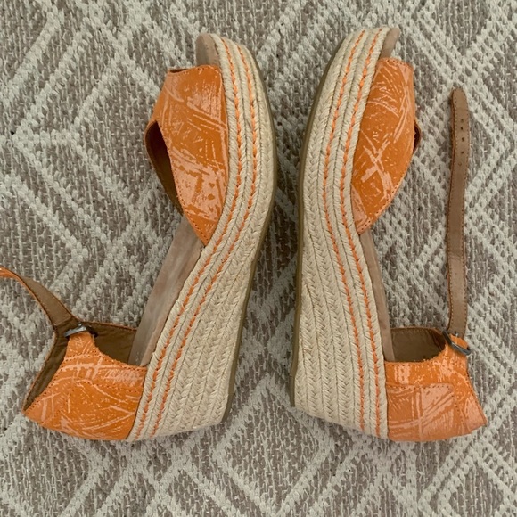 TOMS Graffiti Platform Espadrille Wedges - Picture 2 of 7